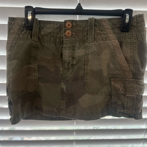 American Eagle Olive Mini Skirt with Pockets - Picture 1 of 8